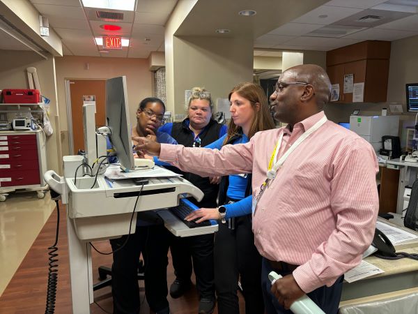 Super user assisting ED nurses.