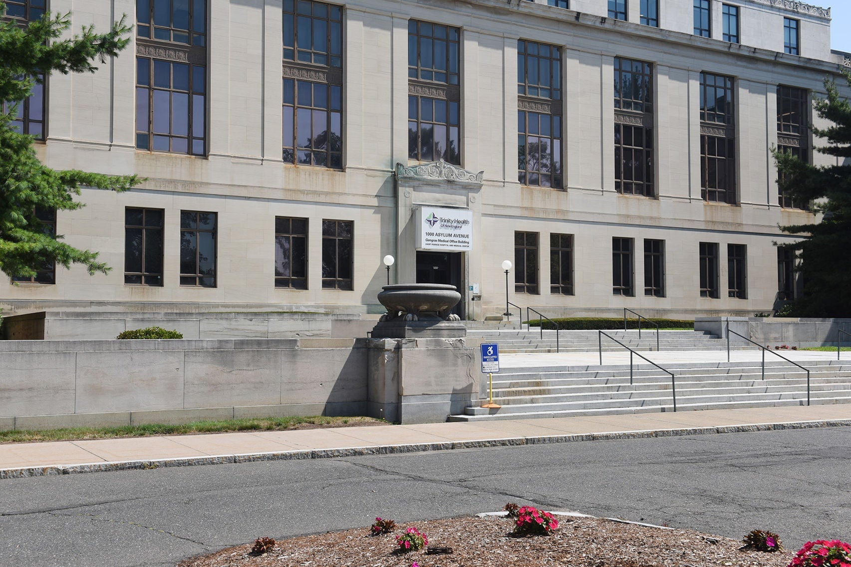 Trinity Health Of New England Medical Group - Endocrine Surgery